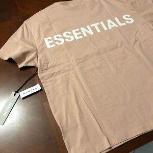 New mens fear of god essentials T-shirt!!!